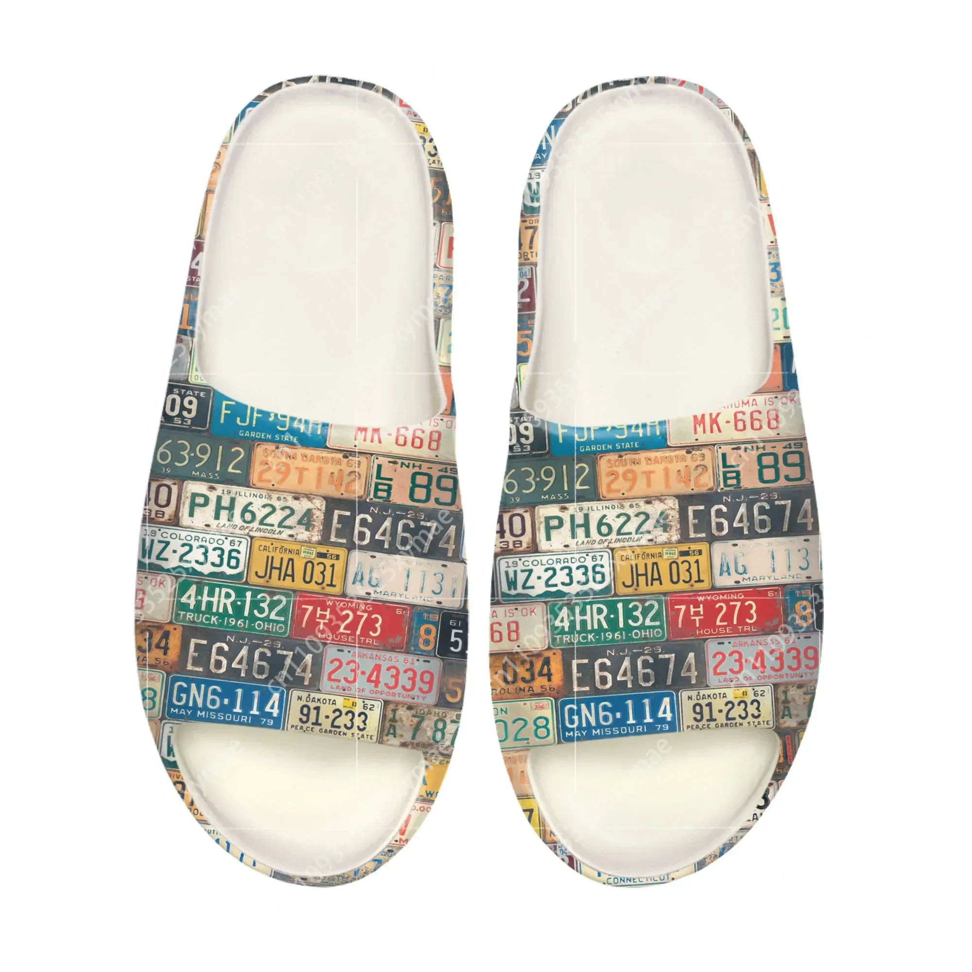 รองเท้าแตะพื้นนิ่มลายป้ายทะเบี - Mens Fashion Sandals บทวิจารณ์และราคา